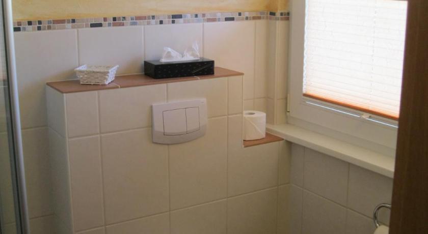 Tommes Gaestehaus Zur Muehle 슈말렌부르크 객실 사진